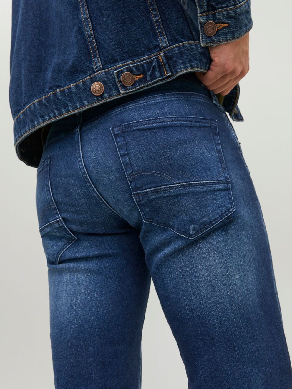 Die beliebte Glenn Jeans von Jack & Jones darf ebenfalls nicht fehlen.