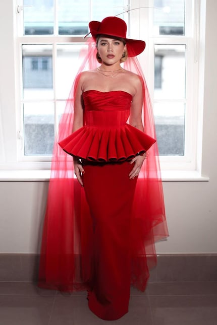 Florence Pugh dans Robert Wun.
