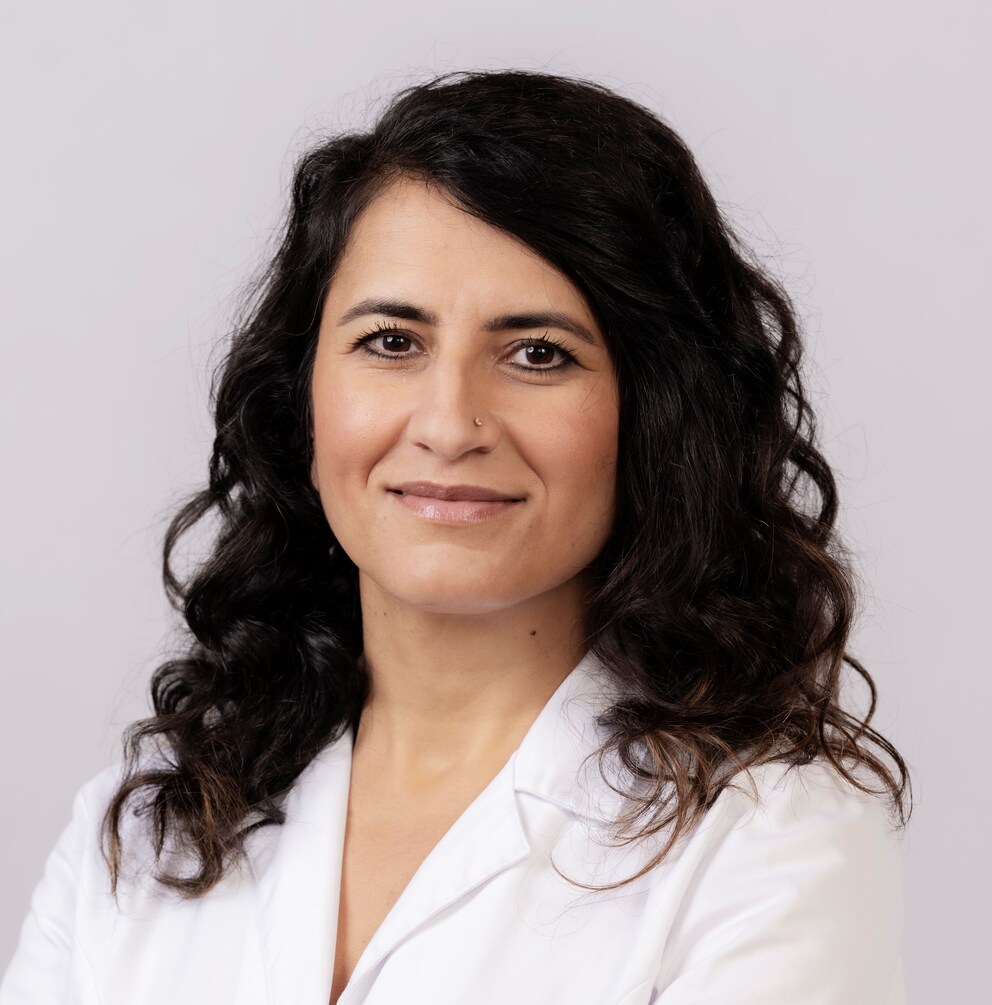 Apothekerin Sarah Ali: «Das Ohrringe-Schiessen verursacht fast keine Schmerzen.»