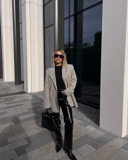 Wide blazers can be worn all year round.
