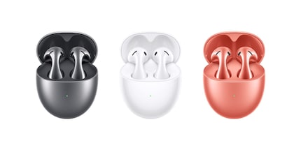 I nuovi auricolari sono disponibili in tre colori.