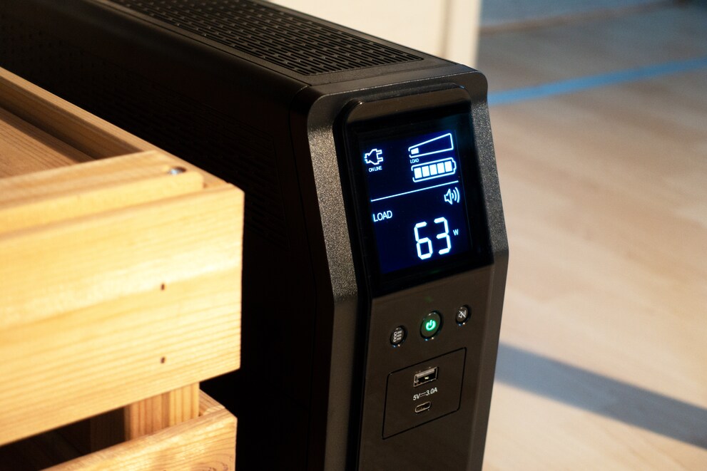 Il display fornisce informazioni luminose e belle grandi sullo stato attuale.