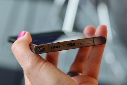 Charge wirelessly or via the USB-C port.
