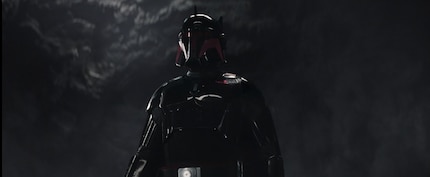 Aspetta: quello è Moff Gideon in armatura da Dark Trooper?