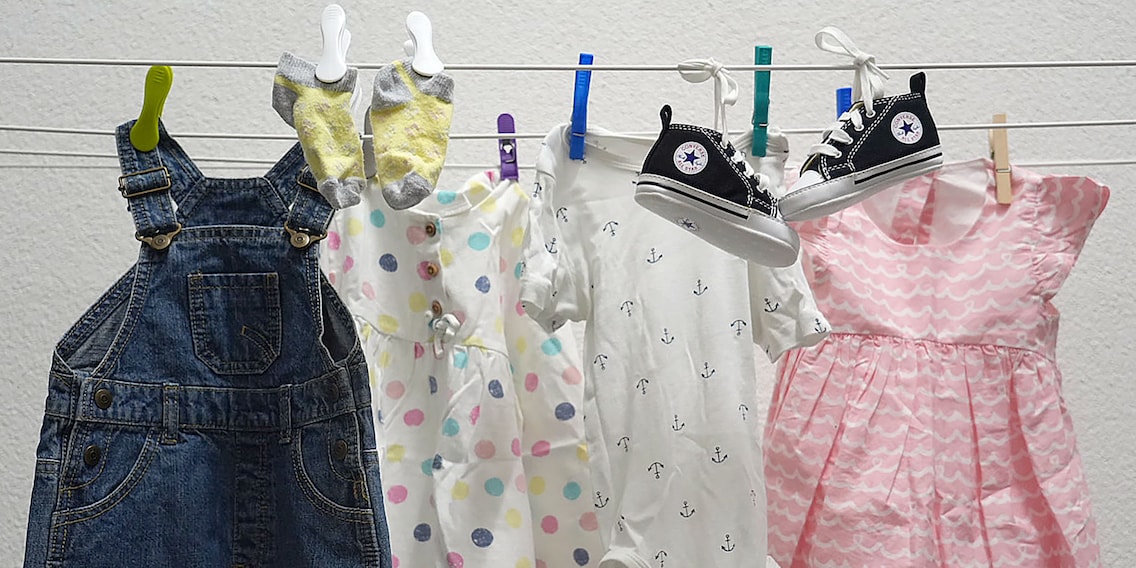 Herzig, aber unpraktisch: Diese Babykleider sind überflüssig