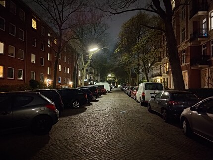 Auto mode brings the night across well, but isn’t as detailed.