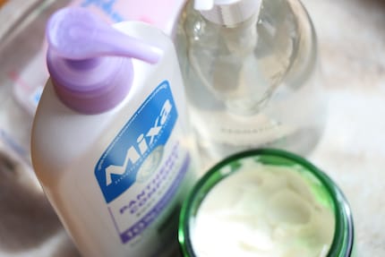 Le baume corporel Panthenol Comfort de Mixa est hypoallergénique.