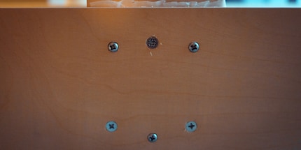 Step 4: affix three additional screws at the sides. In the picture above, you’ll see the three screws with bigger heads.