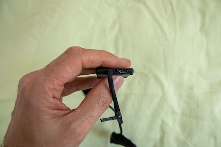 Perché? Perché solo micro USB? Dovrebbe essere vietato.