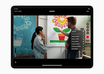 C'est ainsi qu'Apple l'envisage : Enregistrer des films avec le mode caméra pro de l'iPad, puis les monter immédiatement en déplacement. Je me demande combien de professionnels utiliseront cette fonction dans la pratique?