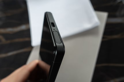 You can open the memory card module by hand without tools.