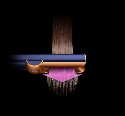 Questa piastra liscia e asciuga i capelli allo stesso tempo.