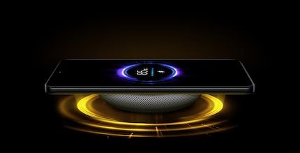 Le F5 Pro peut être chargé sans fil à 30 watts - c'est le top niveau.