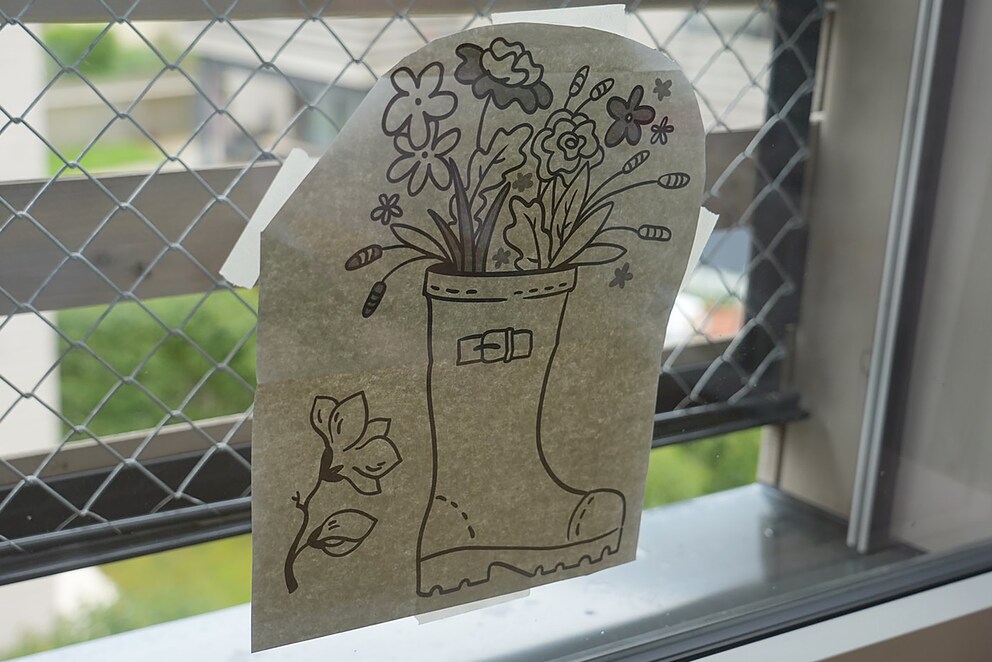 A boot with flowers: too ambitious as a first painting template?