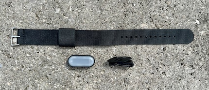 La clip e il bracciale sono robusti, ma hanno comunque un aspetto scadente.