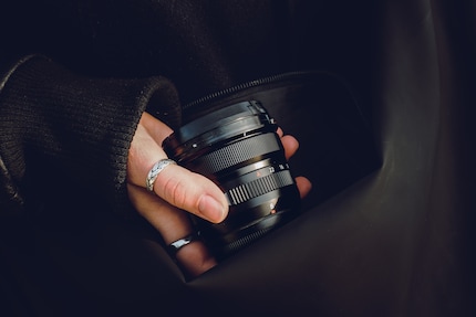 Le nouveau XF 8mm 3.5 R WR est, selon Fujifilm, compact tout en étant robuste.
