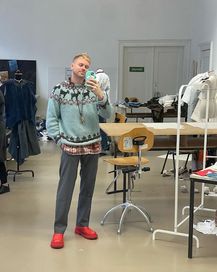 Julian Zigerli porte son propre design.