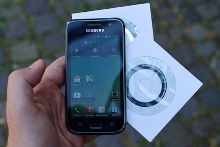 A quel tempo, c'erano ancora i CD di installazione per gli smartphone.