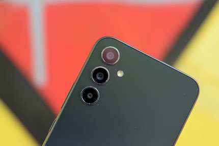 Zwei oder drei Kameralinsen sind bei günstigen Smartphones keine Seltenheit, aber nicht jede ist nützlich.