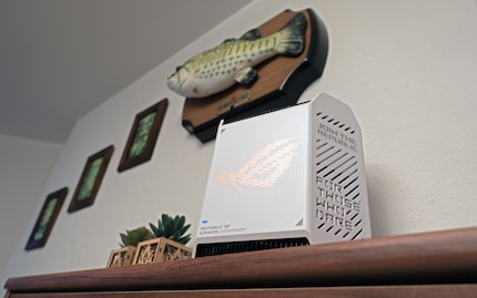 Il router dell'immagine di copertina sul tavolo ha le stesse specifiche del satellite sotto il pesce. Due router che assumono ruoli diversi.