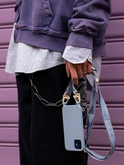Das Handyband von Xouxou gibt es als Nylongurt ...