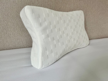 The Vita Adapt is a rather flat pillow.