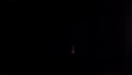 Le test du miroir : le reflet de la lampe est à peine visible à l’écran du G3 de LG.