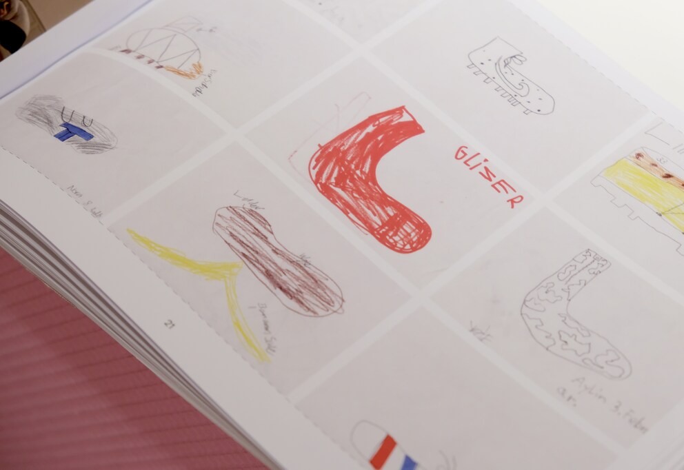 Pour que le duo de designers puisse répondre aux souhaits des enfants, il leur a demandé de dessiner la chaussure de leurs rêves.