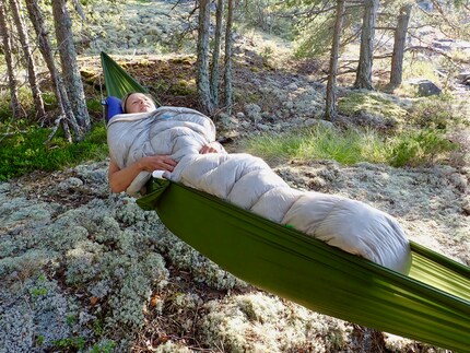 Al calduccio e riposata: la coperta Therma-a-Rest rende il sonno molto confortevole.
