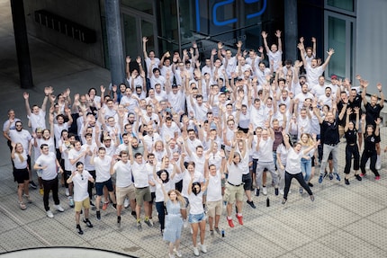 Rassemblé·es pour le Hackfest : voici les employé·es de Digitec Galaxus qui travaillent au quotidien à l’amélioration des boutiques et s’assurent qu’elles tournent. 