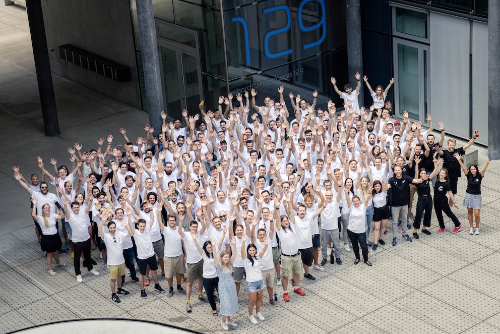 Zum «Hackfest» versammelt: die Mitarbeitenden von Digitec Galaxus, die den Shop täglich am Laufen halten und ihn permanent verbessern.