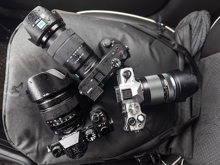 Anche le fotocamere di Fujifilm e Sony sopravvivono indenni a un piccolo acquazzone.