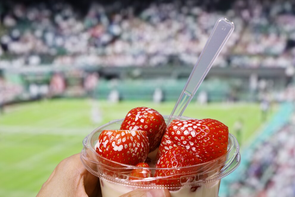 Lo spuntino più amato dagli spettatori: fragole e panna.