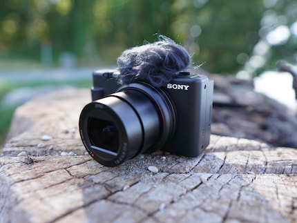Dotée d’un zoom et de nombreux modes, la Sony est beaucoup plus polyvalente.