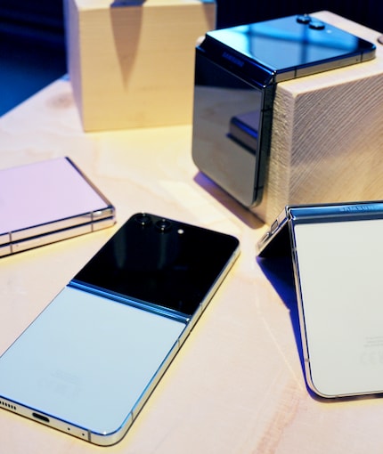 The Samsung Galaxy Z Flip5 comes in a whole range of colours.