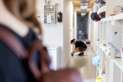 Le chemin menant aux suites pour chats passe par ce couloir.