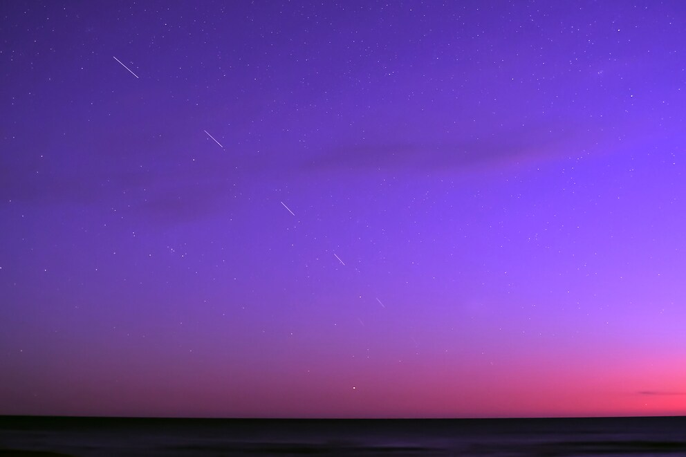 Les satellites Starlink ne plaisent pas à tout le monde. En astronomie, ils posent des problèmes de pollution lumineuse.