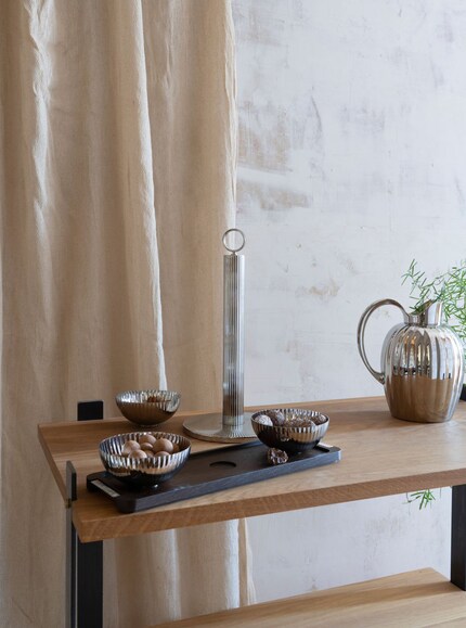 Les formes cylindriques de la collection «Bernadotte» dégagent une ambiance contemporaine.
