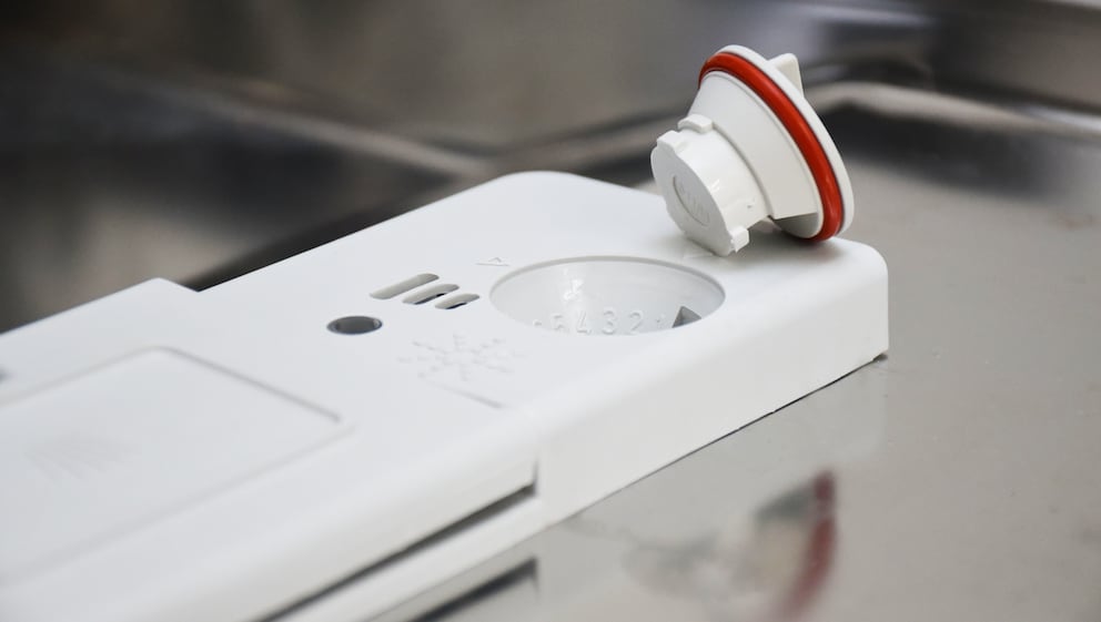 Le liquide de rinçage est censé empêcher la formation de gouttes sur la vaisselle.