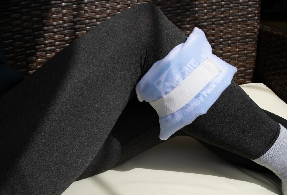The handy rubber Velcro strap makes it easy to attach the pack to many places. 