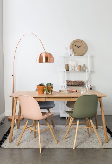 Dimensioni: 120 x 80 x 76 cm | Materiale: frassino.