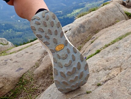 La semelle Vibram Megagrip m’offre suffisamment de soutien.