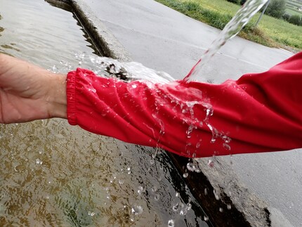 Ha superato anche il test sotto la fontana.