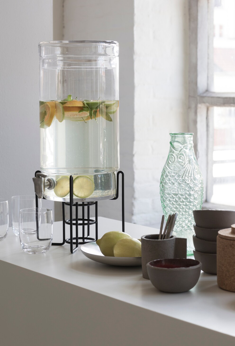 Mit dem Frucht- und Wasserspender «Jar» wird jedes Getränk zum Eyecatcher in der «Bar».