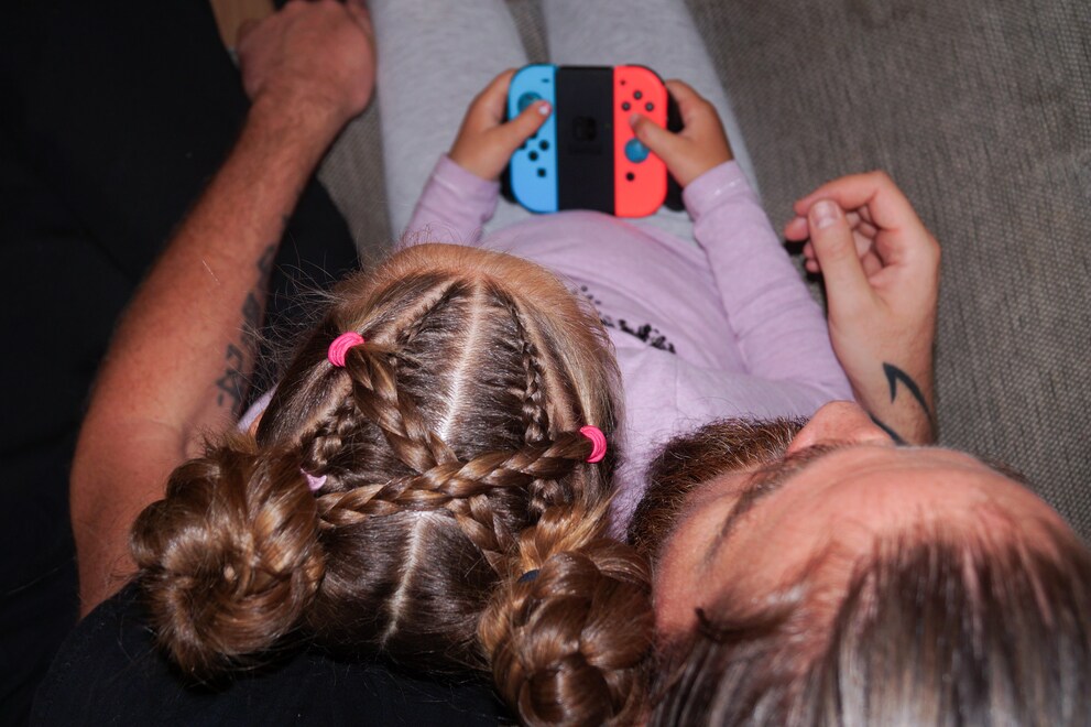 Zoe’s grasping the controller like a veteran gamer already.