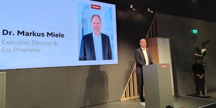 Herr Miele zeigt sich besorgt um unsere Umwelt.