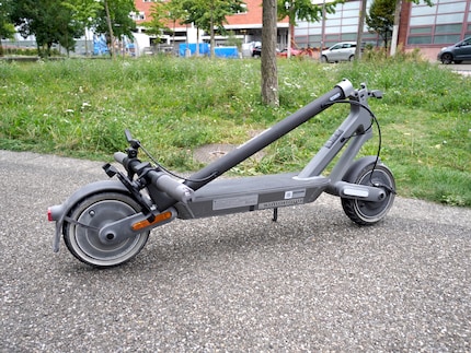 La Xiaomi 4 Ultra se plie rapidement et facilement. Mais il vous faudra alors porter 25 kilos.
