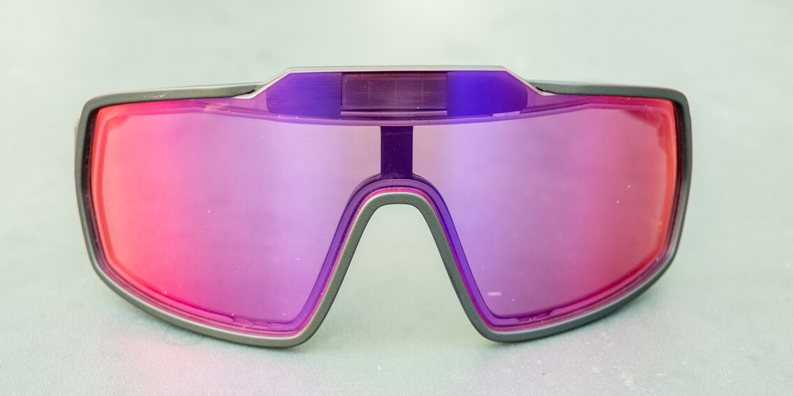 «Bot 2»: die Hightech-Sportbrille von Out of mit dem kleinen Haken «Bot 2»: die Hightech-Sportbrille von Out of mit dem kleinen Haken