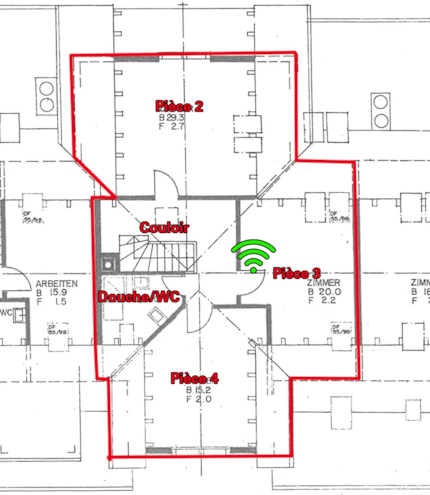 Le deuxième étage. Symbole WiFi vert : emplacement du routeur.