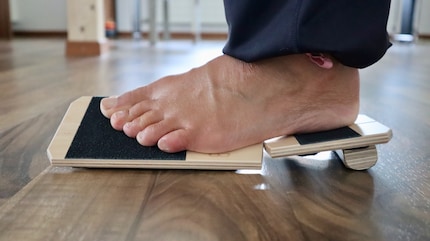 Muovere avampiede e tallone in modo indipendente è più difficile di quanto si pensi.